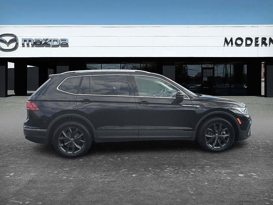 Used 2023 Platinum Gray Metallic Volkswagen SE image 6