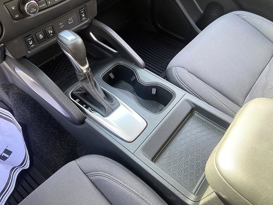Used 2024 Glacier White Nissan SV image 20