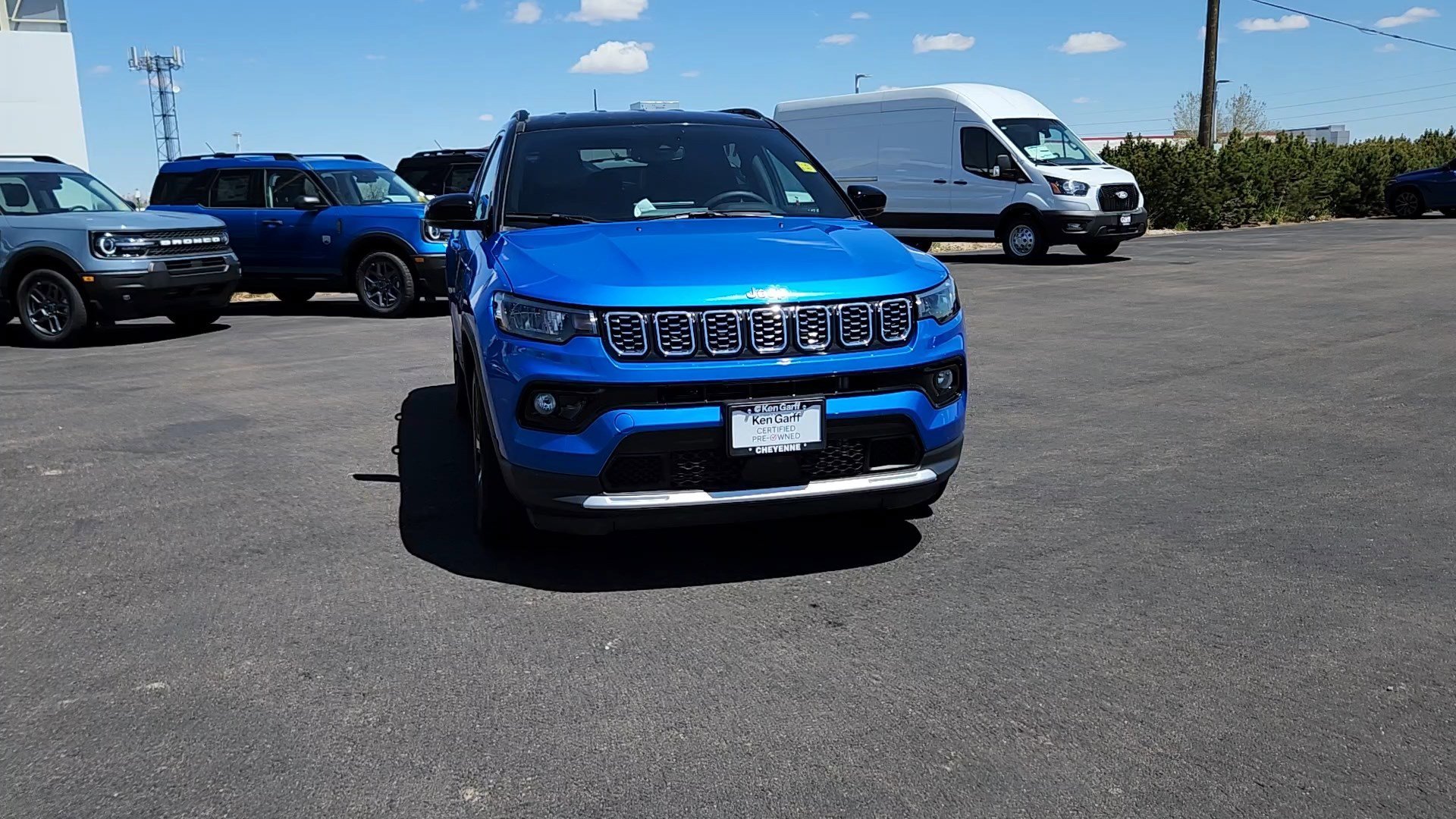 Used 2025 Hydro Blue Pearlcoat Jeep Limited image 4