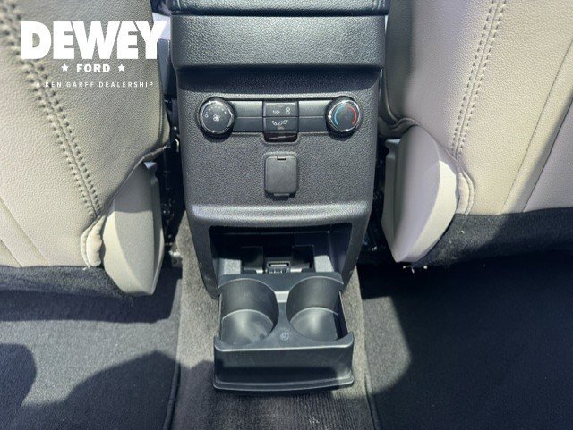 Used 2018 White Platinum Clearcoat Metallic Ford XLT image 27