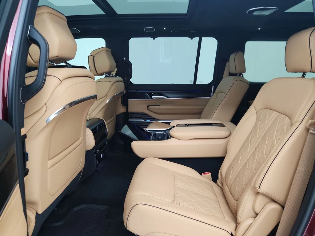 New 2026 Velvet Red Pearl-Coat Exterior Paint Jeep Summit Reserve image 32