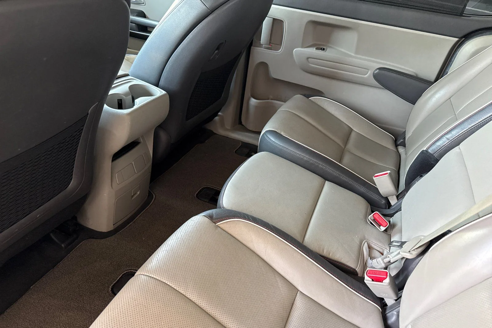 Used 2018 Black Kia LX image 12