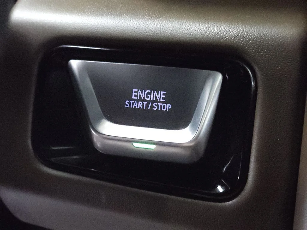 Used 2025 White Frost GMC Denali Ultimate image 15