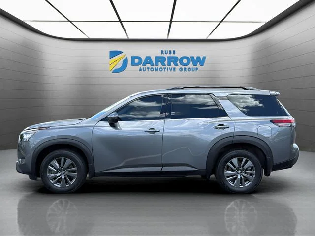 Used 2024 Gray Nissan SV image 2