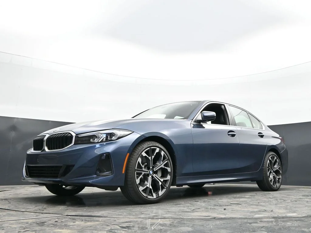 2025 BMW 3 Series 330i - Photo 22