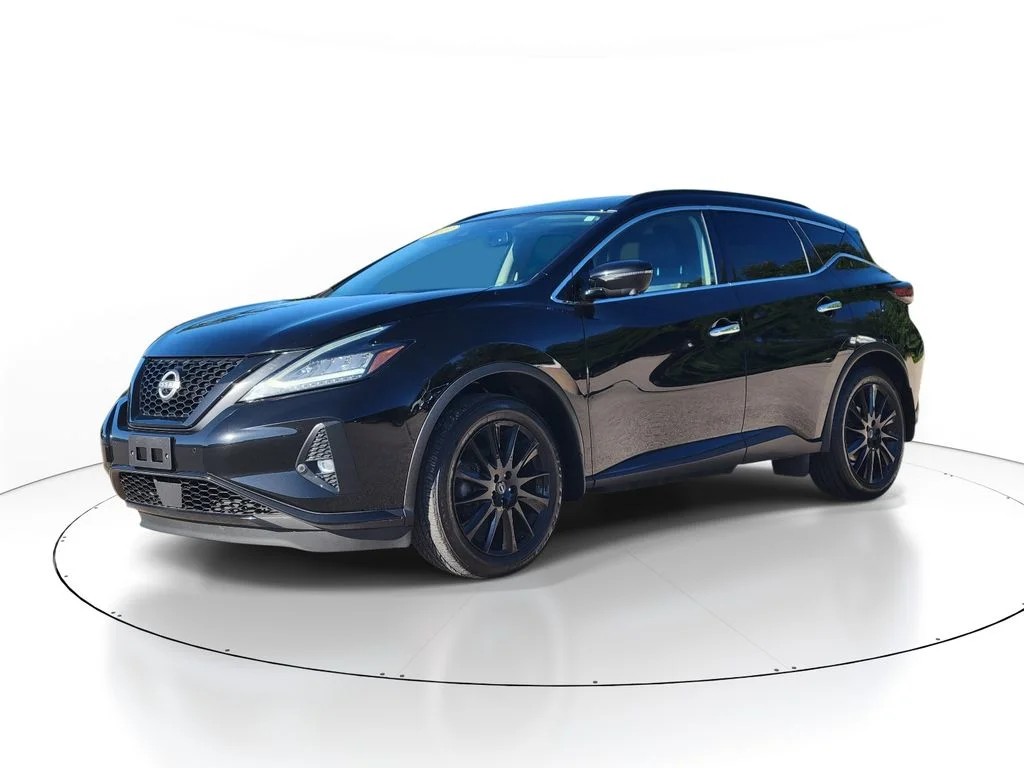 Used 2023  Nissan SL image 2