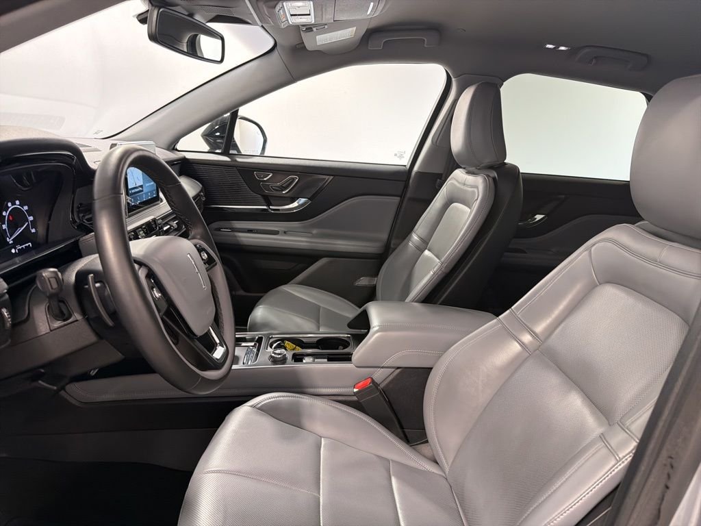 Used 2022 Silver Lincoln Standard image 11