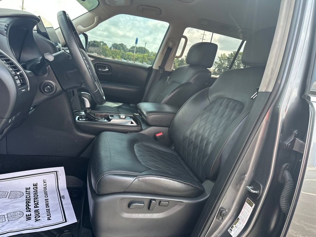 Used 2022 Gray Nissan Platinum image 13