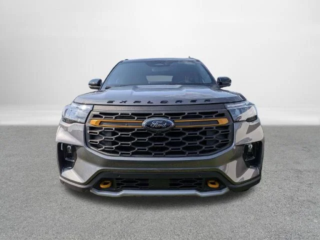 New 2026 Carbonized Gray Metallic Ford Tremor® image 33