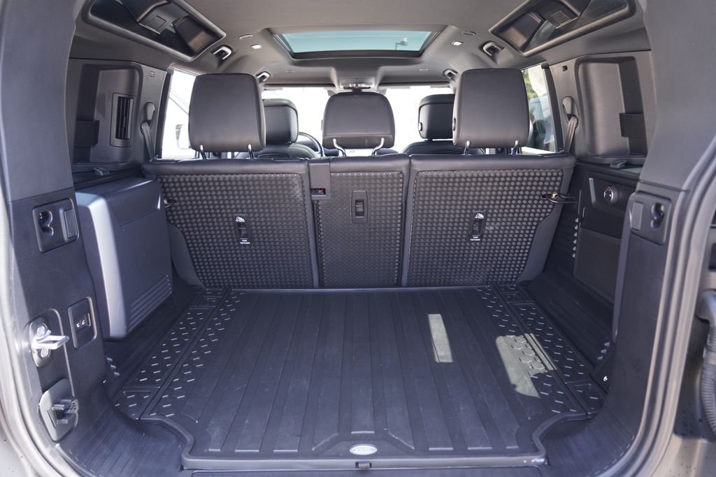 Used 2022 Silver Land Rover XS Edition image 32