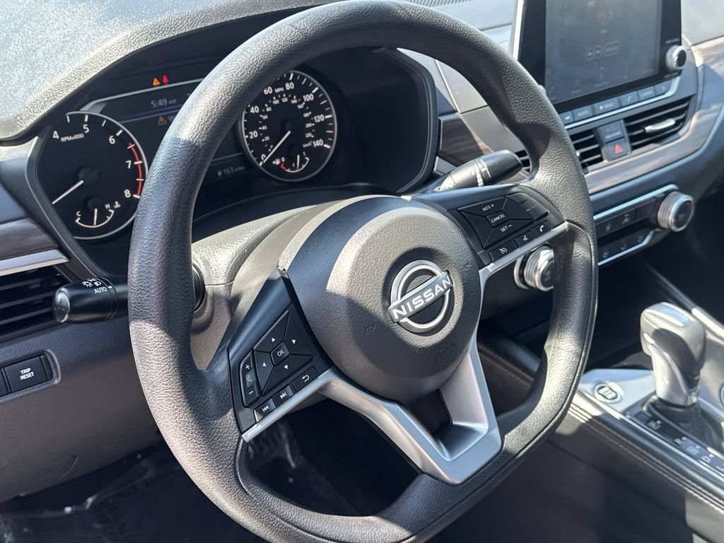 Certified Used 2023 Silver Nissan 2.5 SV image 11