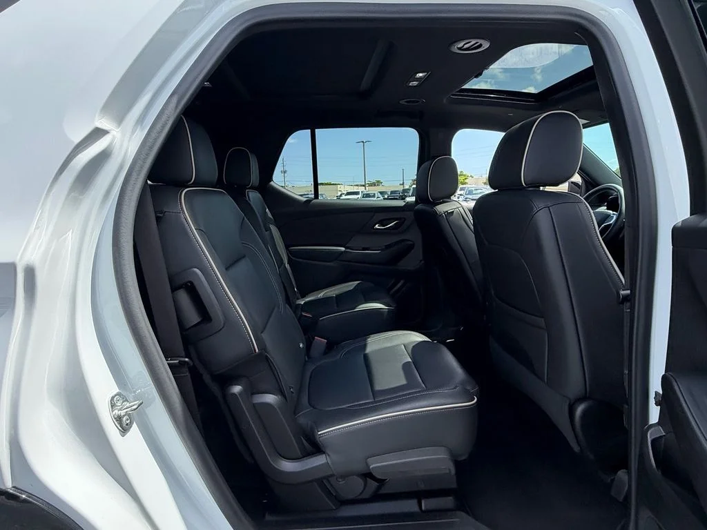 Used 2023 White Chevrolet Premier image 18