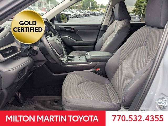 Used 2024  Toyota LE Nightshade image 7