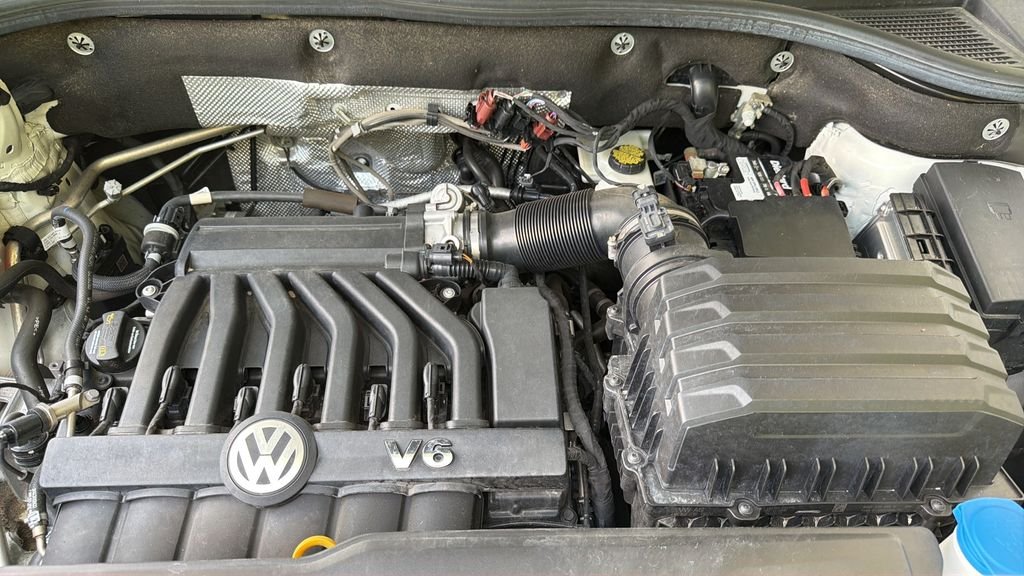 Certified Used 2021 White Volkswagen 3.6L V6 SEL R-Line image 32
