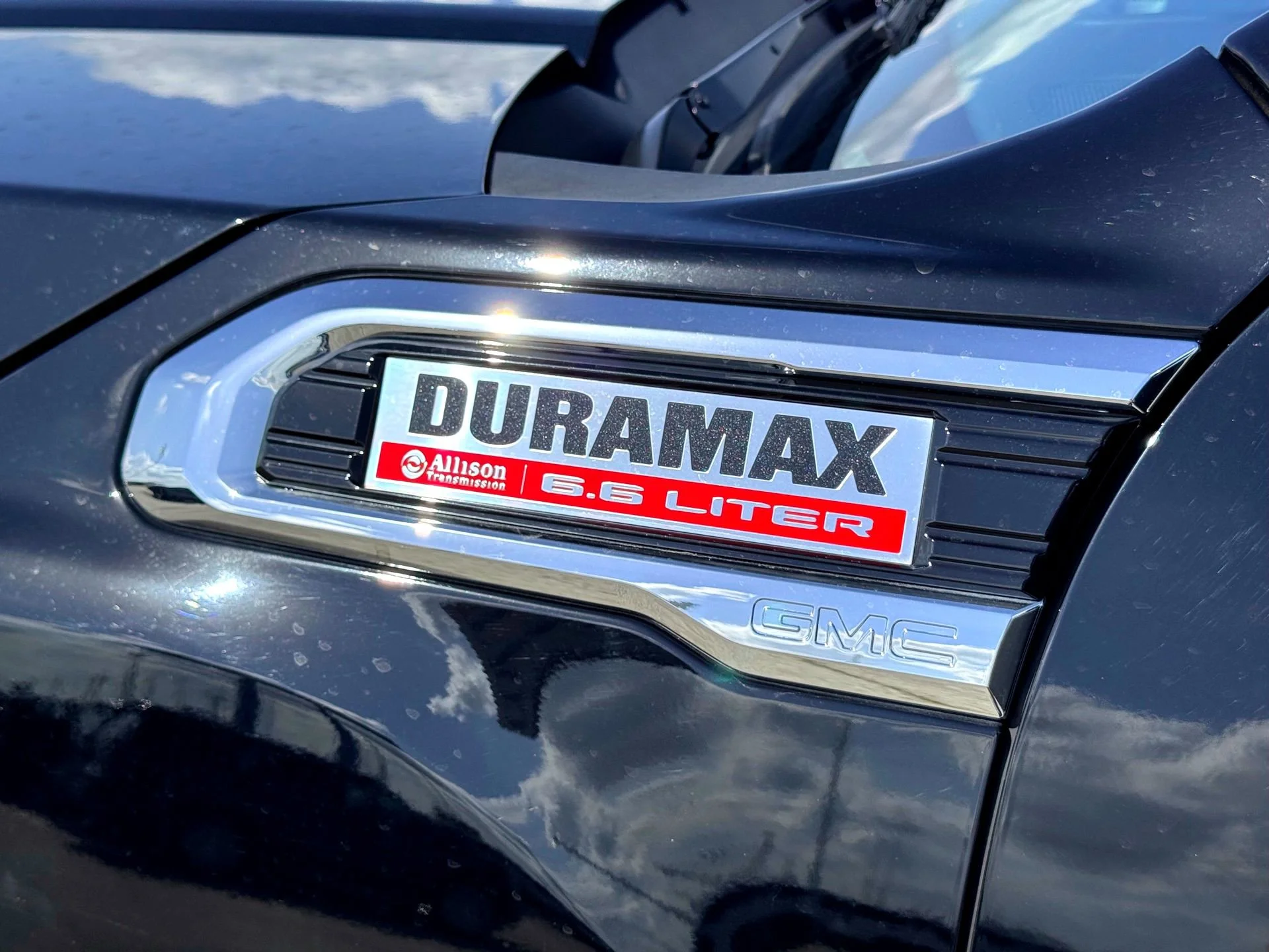 Used 2022 Onyx Black GMC Denali image 3