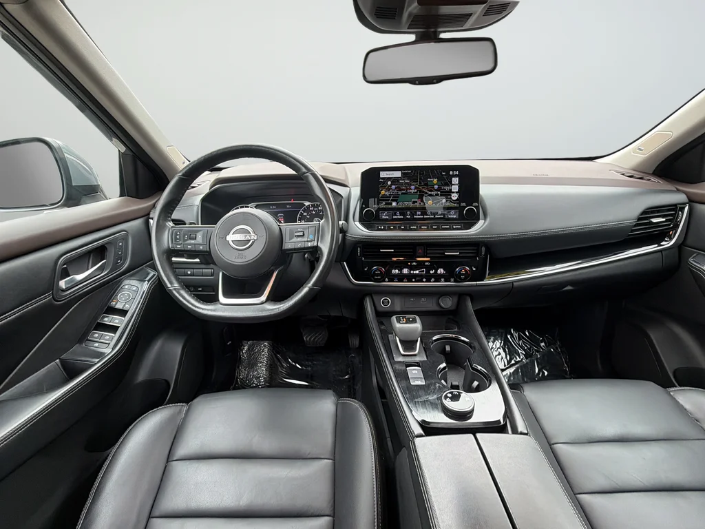 Used 2023 Gray Nissan SL image 11