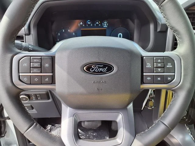 New 2026 Oxford White Ford XLT image 15