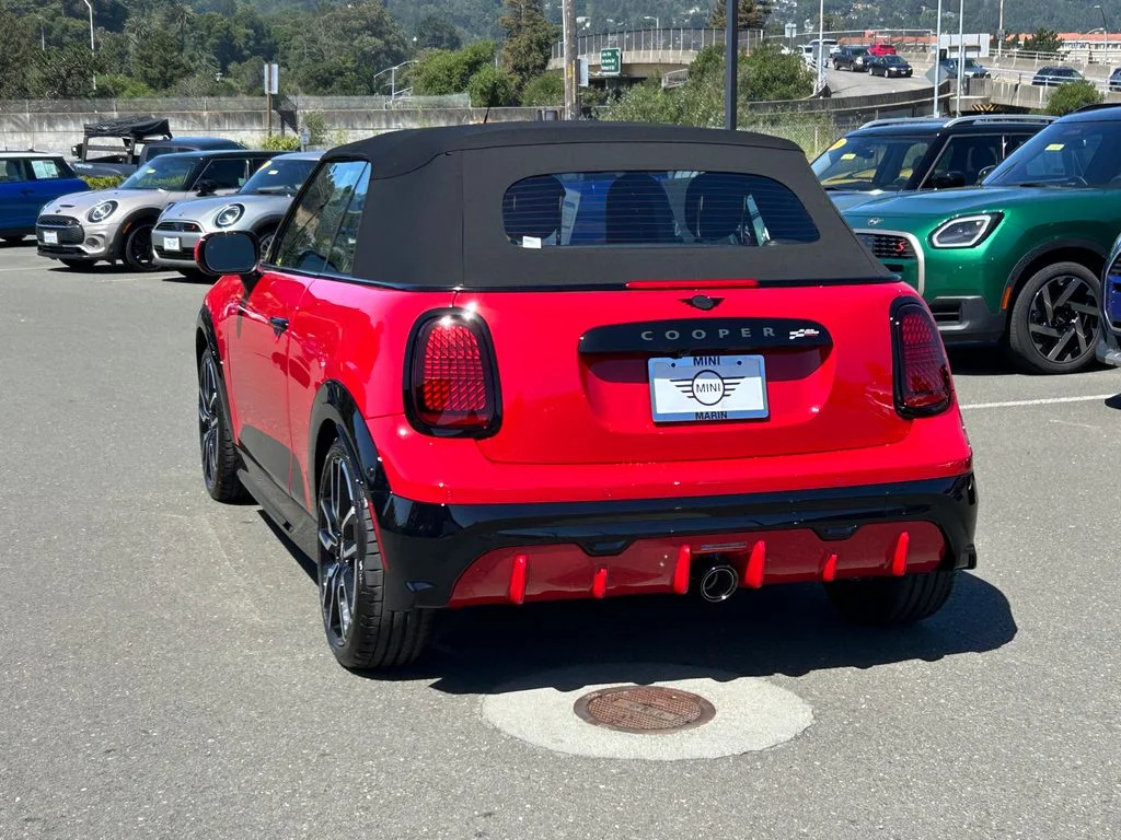 New 2026 Chili Red II MINI Iconic image 3