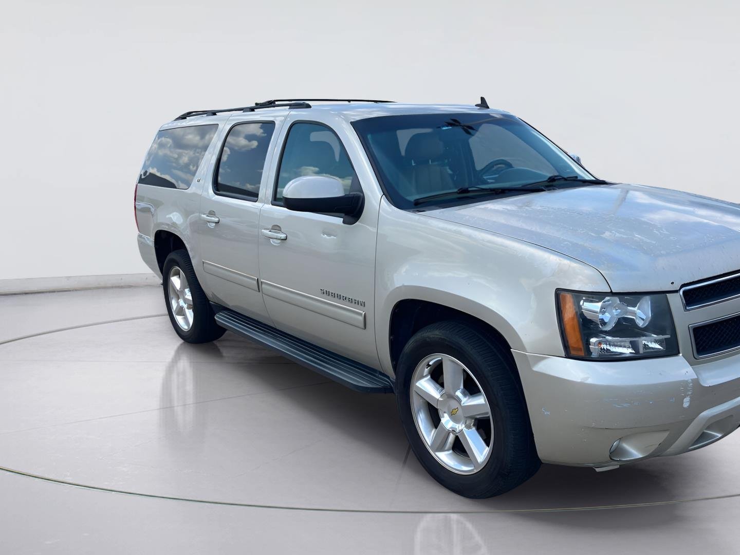 Used 2013 Champagne Silver Metallic Chevrolet LT image 3