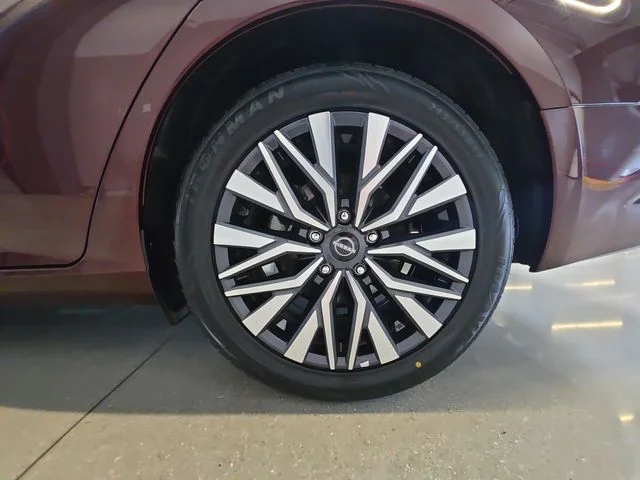 Used 2025  Nissan 2.5 SV image 26