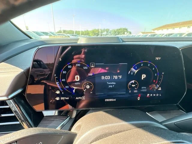 2025 Chevrolet Suburban Z71 - Photo 14