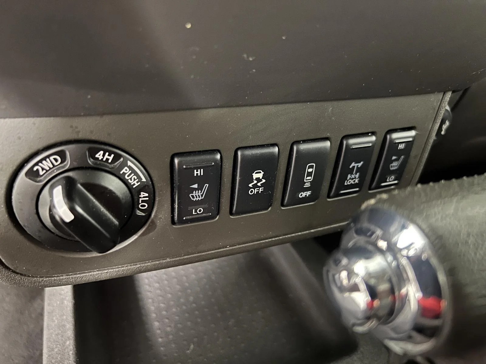 Used 2019 Brilliant Silver Metallic Nissan PRO-4X image 18