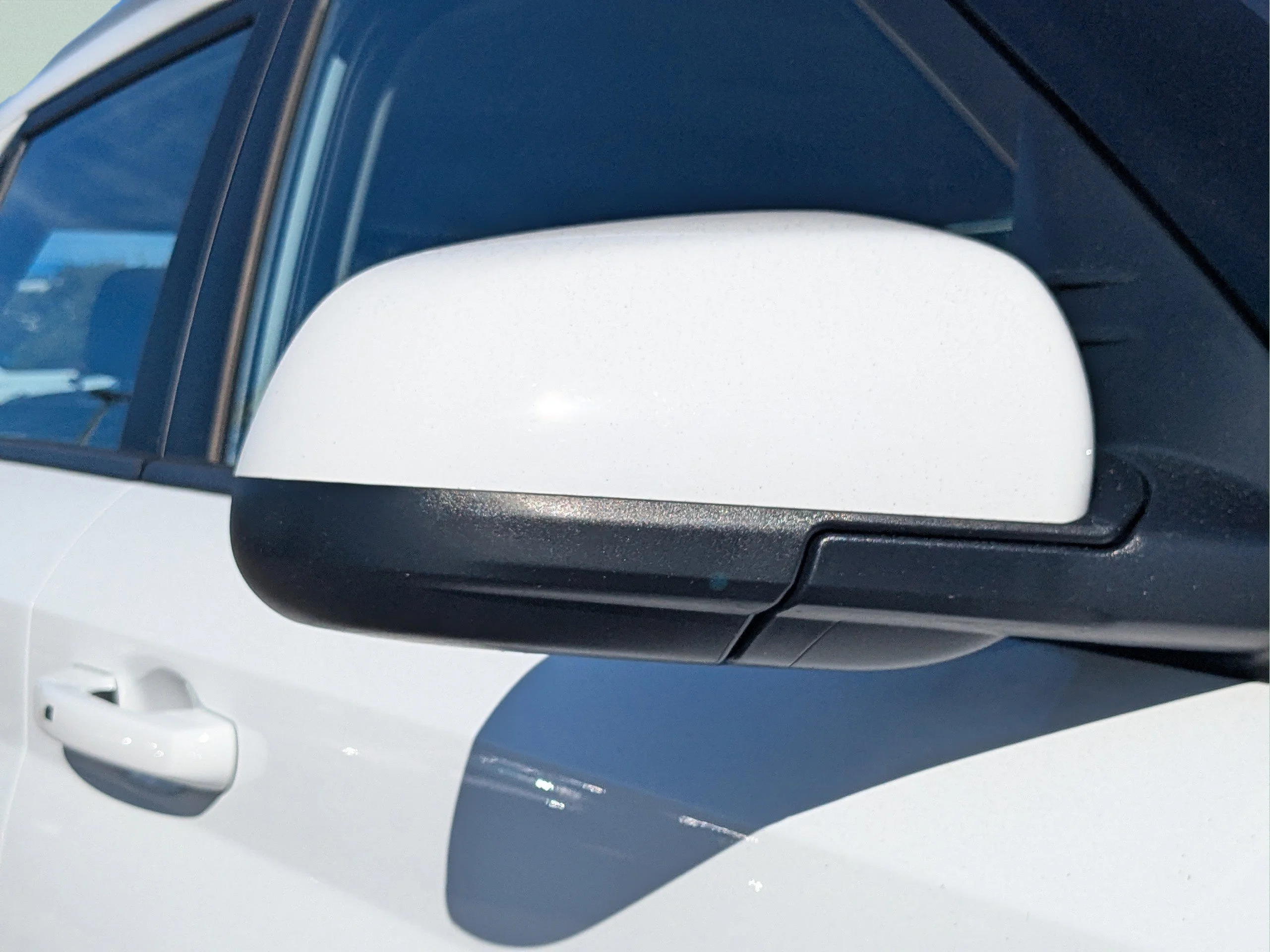 Used 2025 Lunar White Hyundai SEL image 29