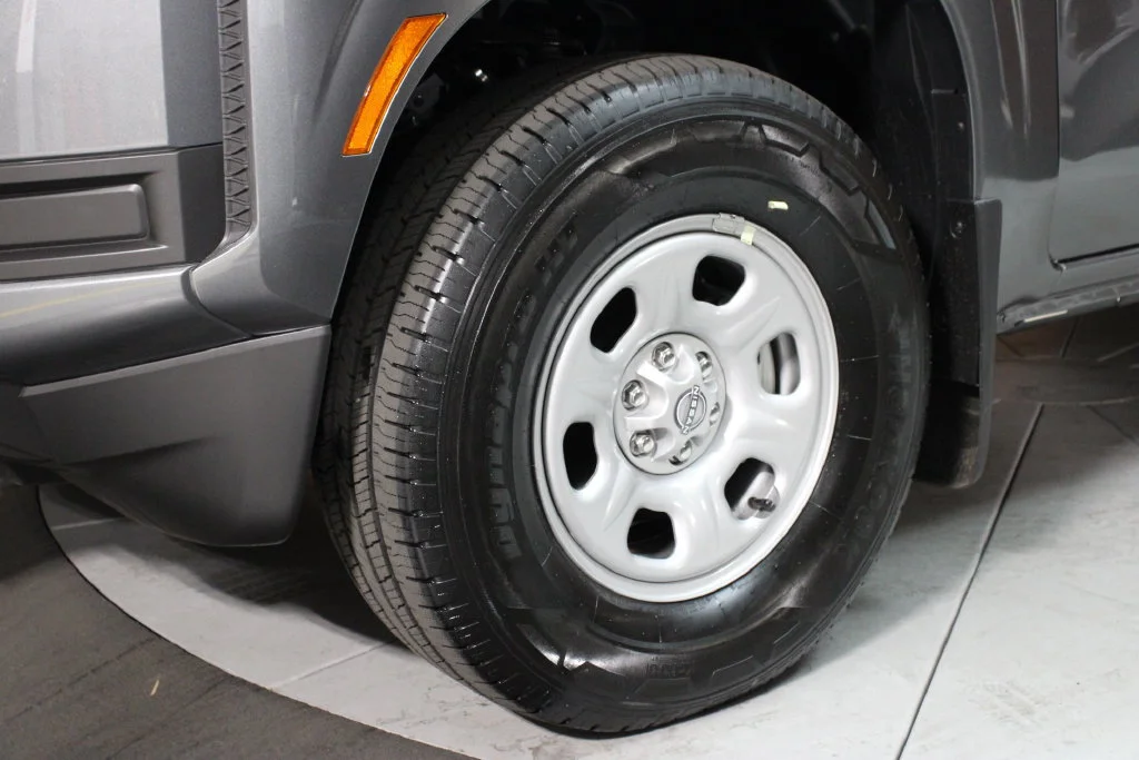 New 2027 Gun Metallic Nissan King Cab® S image 17