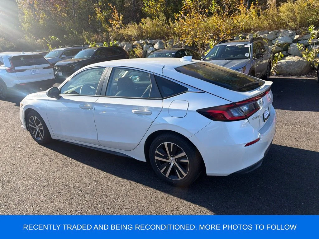 Used 2024 Platinum White Pearl Honda LX image 4