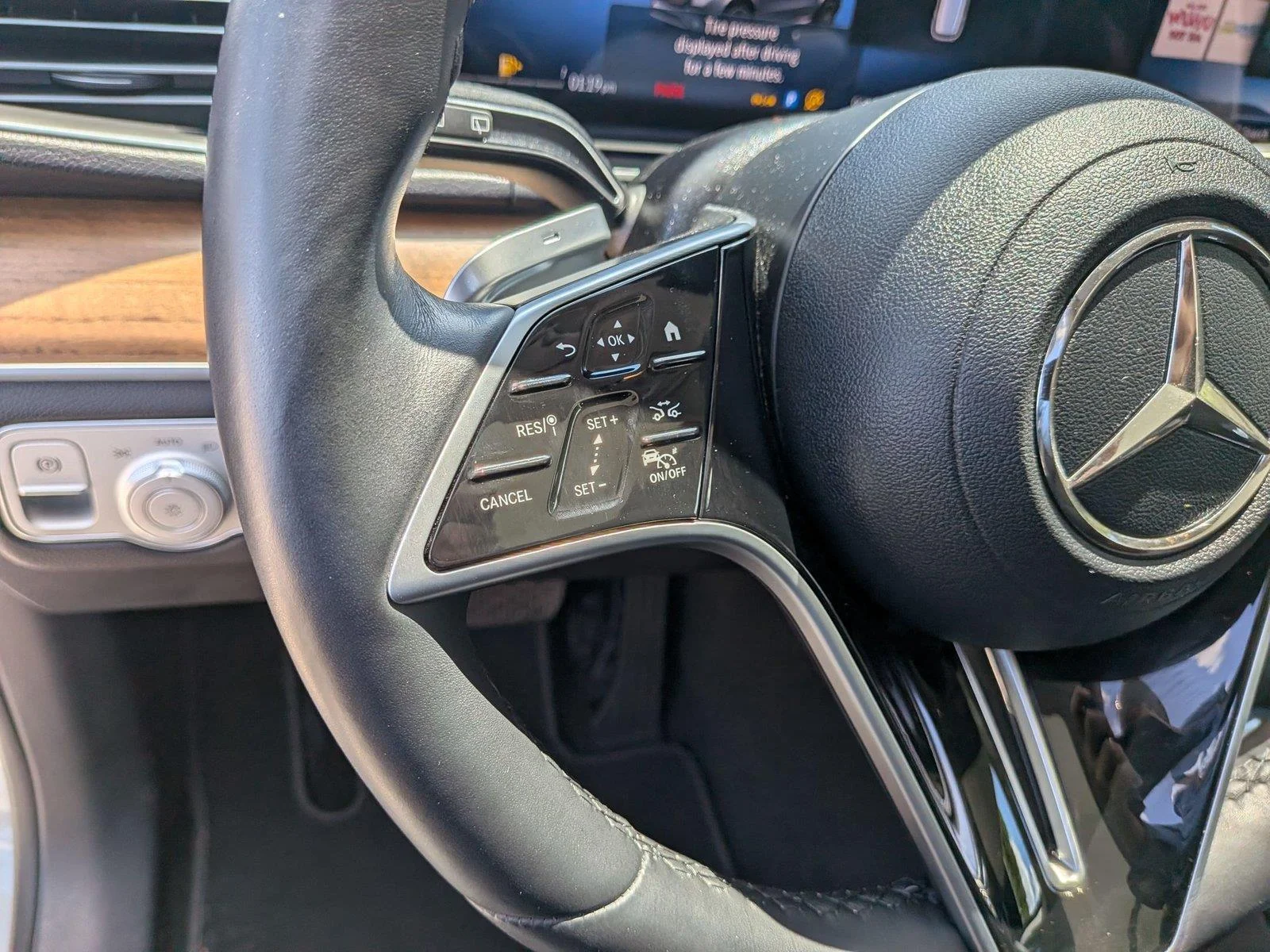 Certified Used 2024 MANUFAKTUR Alpine Grey Mercedes-Benz GLE 350 image 19