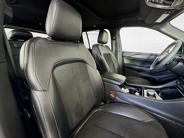 Used 2023 White Jeep Altitude X image 27