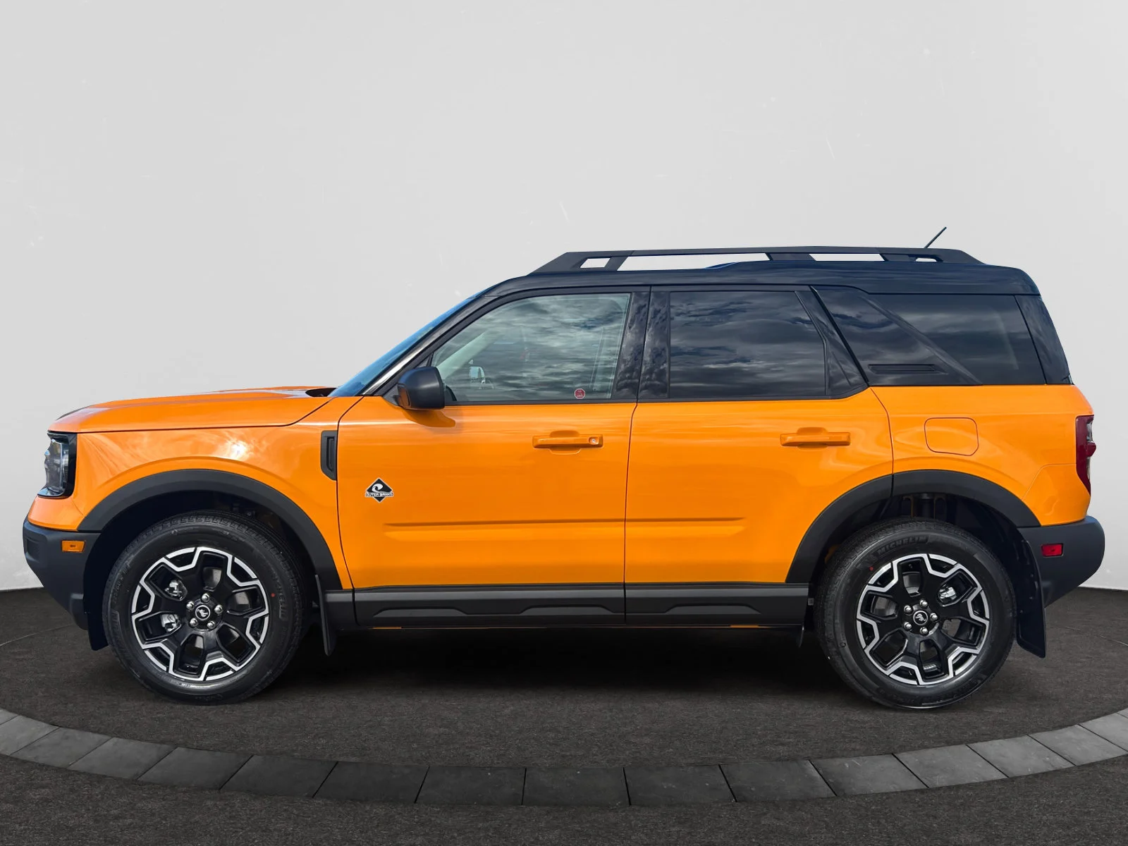 New 2026 Orange Fury Metallic Tri-Coat Ford Outer Banks image 2