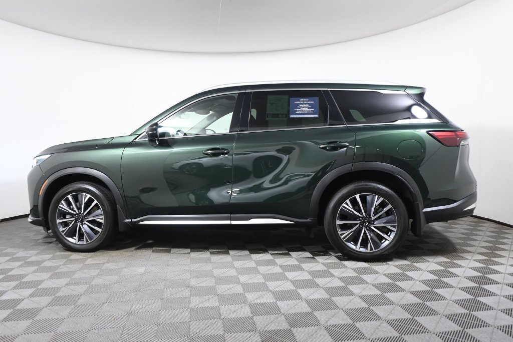 Certified Used 2026  INFINITI LUXE image 2