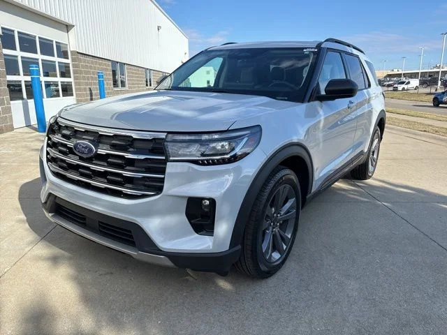 New 2026 Space White Metallic Ford Active image 3