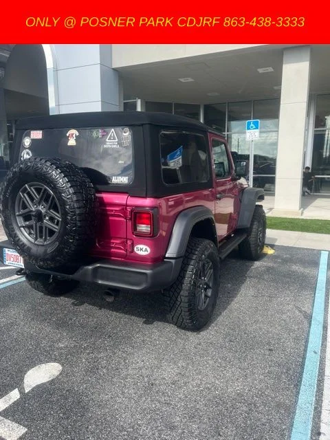 Used 2024  Jeep Sport S image 4