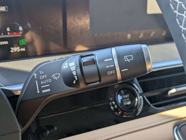 New 2026 RADIANT WHITE INFINITI Luxe 2WD image 30