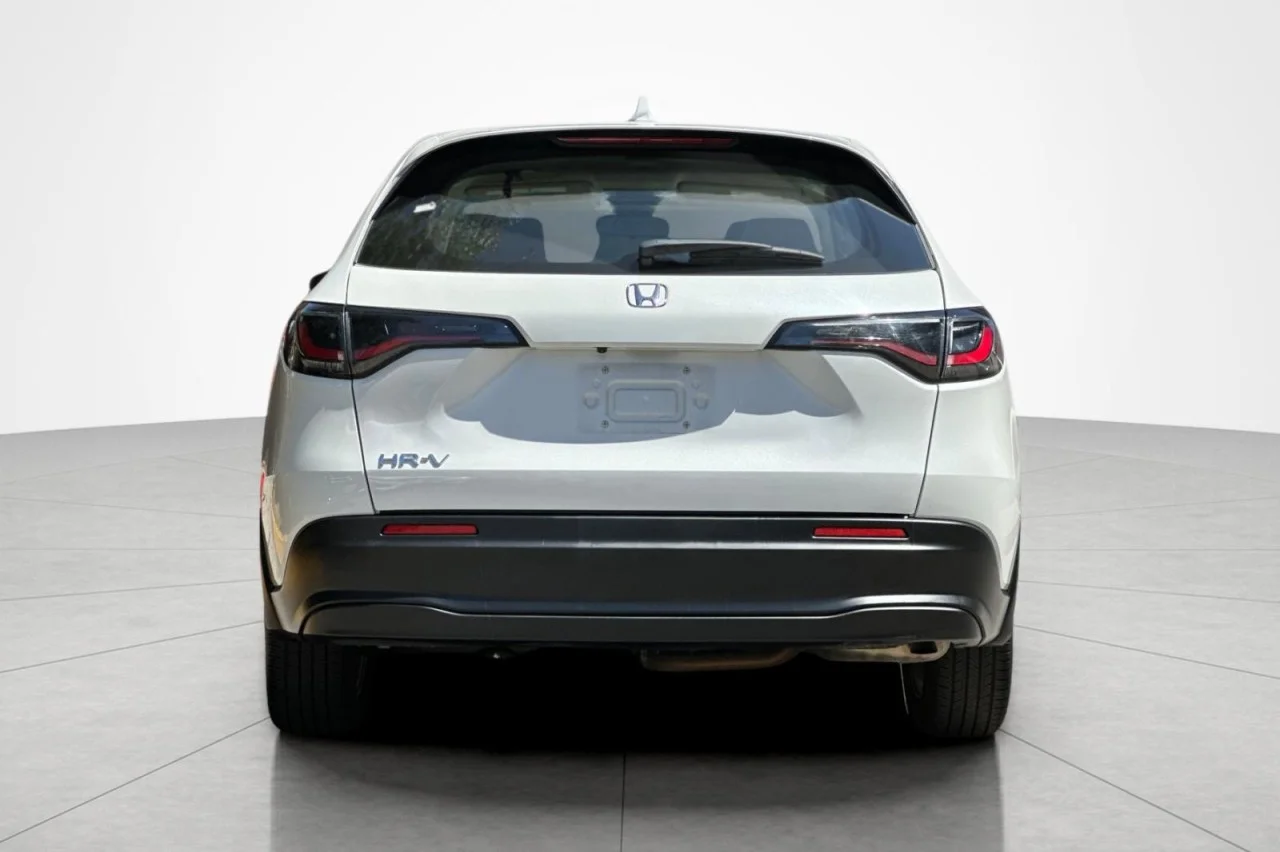 Used 2025 Platinum White Pearl Honda LX image 4