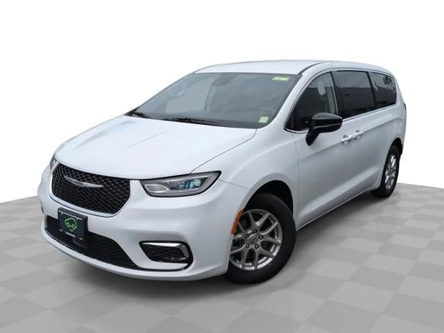 2024 Chrysler Pacifica Touring L's photo