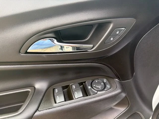 Used 2024 Summit White Chevrolet LT image 26