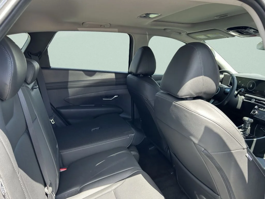 Used 2025 Gray Hyundai SEL Convenience image 22