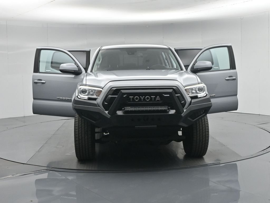 Used 2019 Gray Toyota SR5 image 32