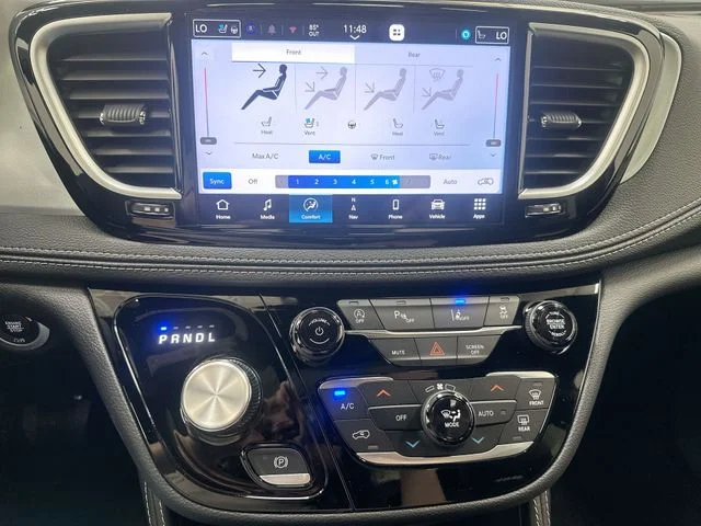2026 Chrysler Pacifica Limited - Photo 18
