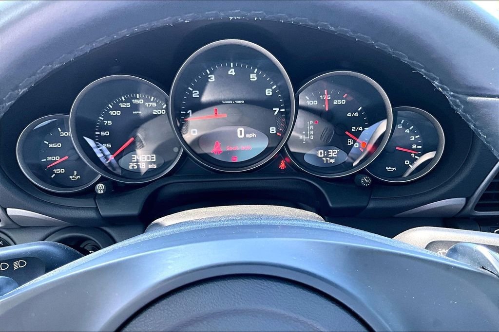 Used 2011 White Porsche Carrera image 22