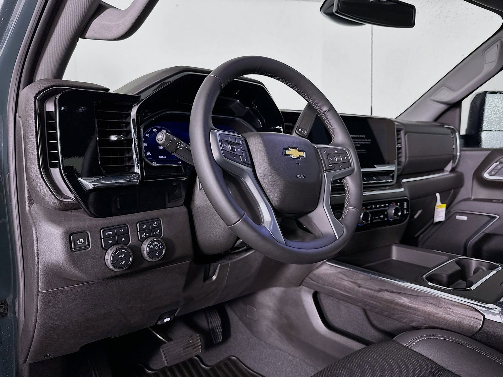 2025 Chevrolet Silverado 2500 HD LTZ - Photo 10