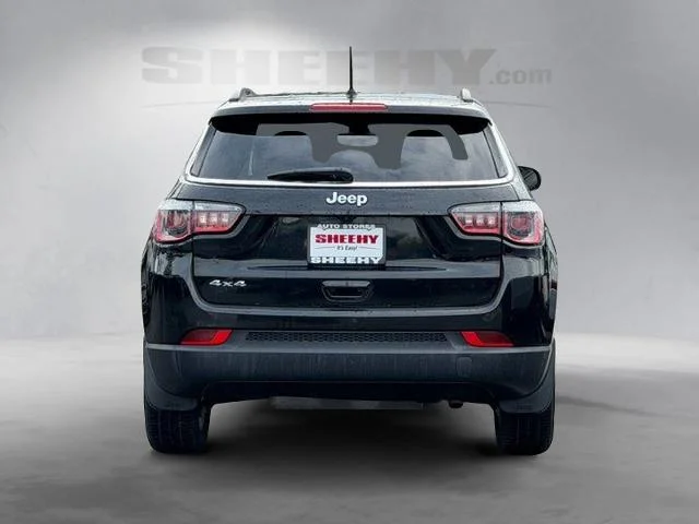 Used 2017 Diamond Black Jeep  image 17