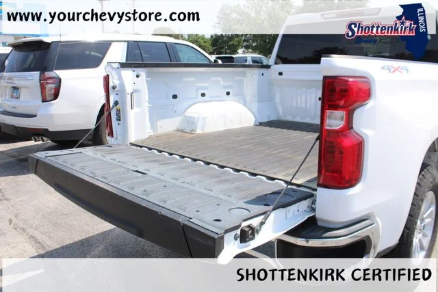Used 2022 White Chevrolet LT image 7