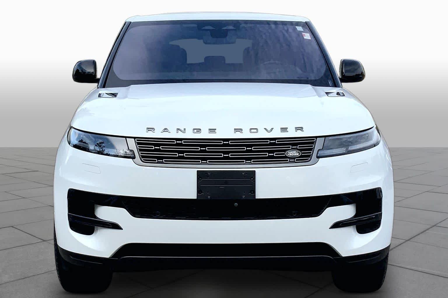 Used 2023 Fuji White Land Rover SE image 5