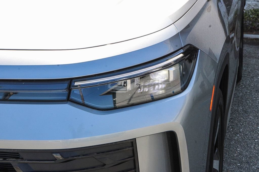 Used 2026 Silver Volkswagen SE image 4