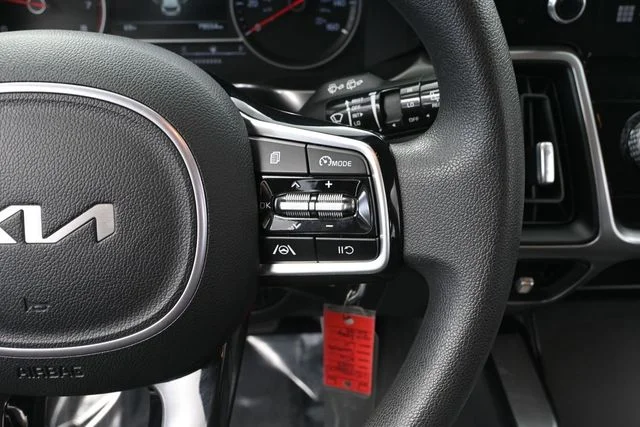 2023 Kia Sorento LX - Photo 28