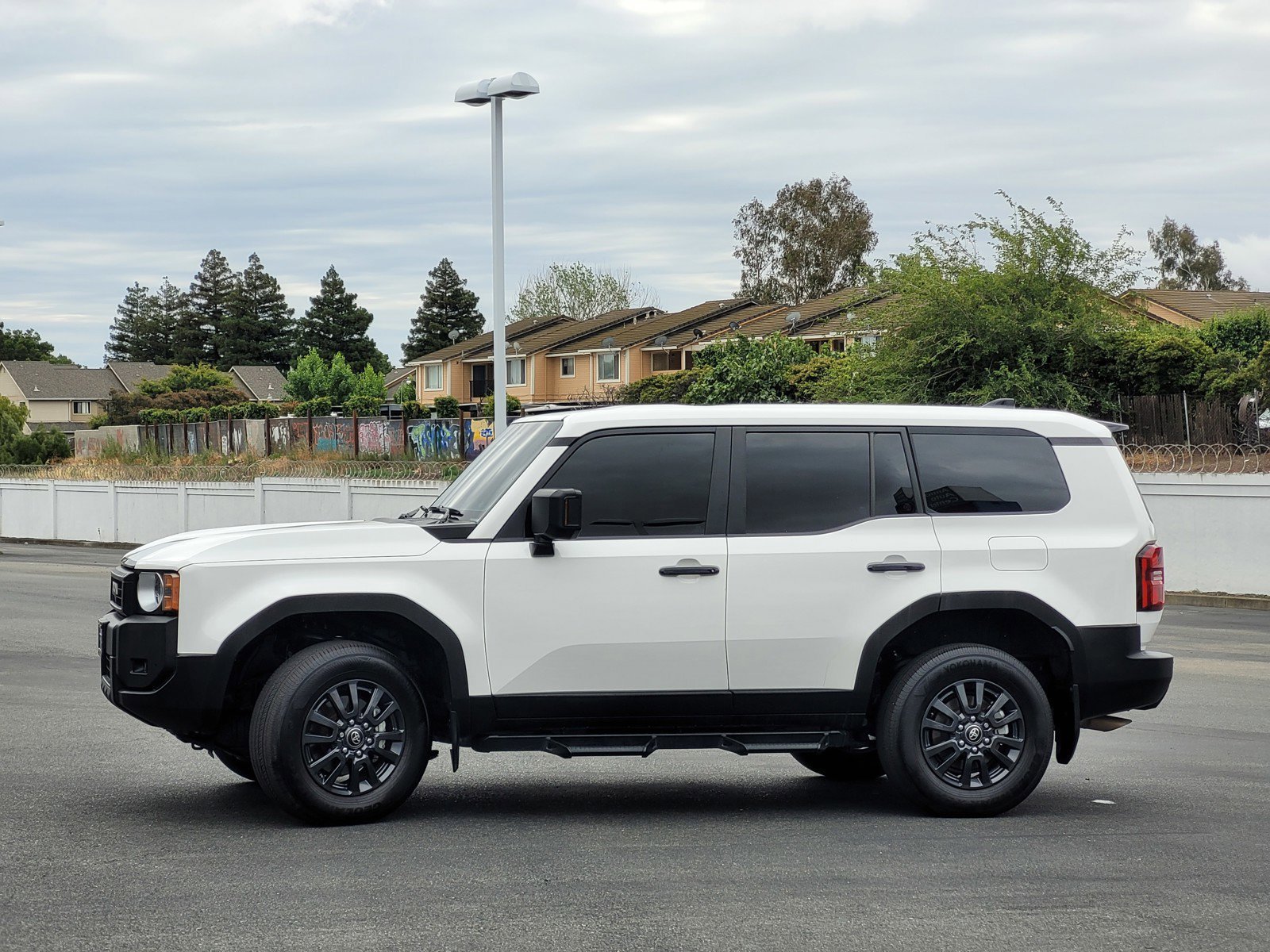Certified Used 2025 White Toyota  image 7